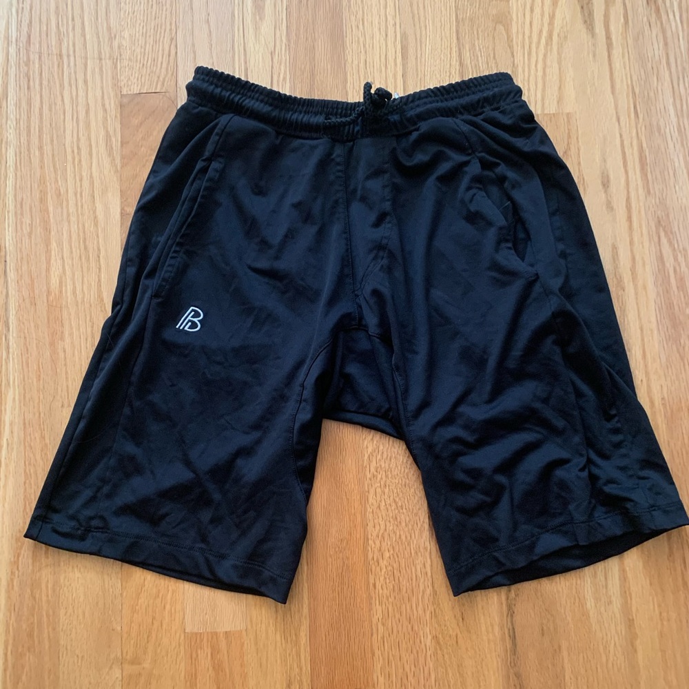 Built/B essential shorts